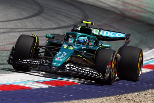 Fejlesztésekkel készül az Aston Martin Silverstone-ban