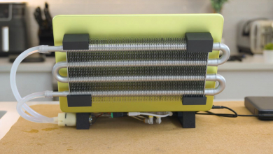 Ezek a srácok folyadékhűtést raktak egy MacBook Neóra, és minden rekordot megdöntöttek